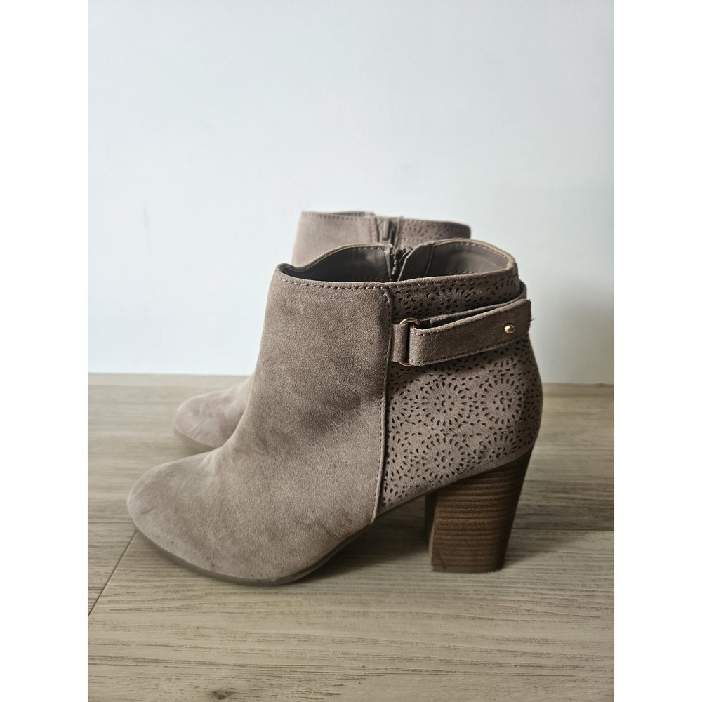 Boho Laser Cut Taupe Faux Suede Booties Perforated Western Block Heel Boots Sz 9